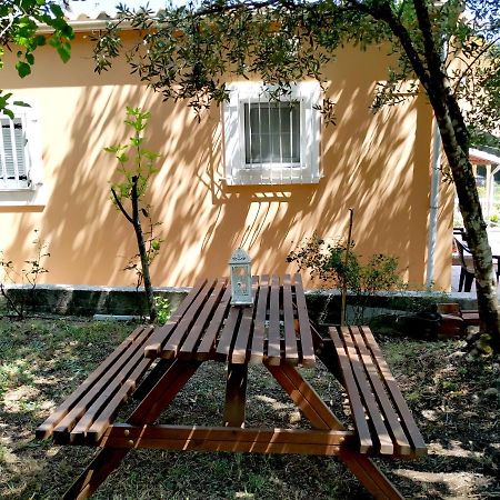 Family Holiday Apartment With Garden & Bbq Velonádes Екстериор снимка