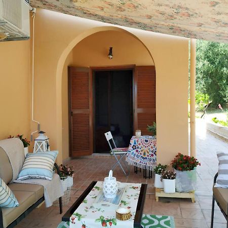 Family Holiday Apartment With Garden & Bbq Velonádes Екстериор снимка