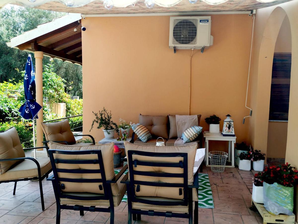 Family Holiday Apartment With Garden & Bbq Velonádes Екстериор снимка