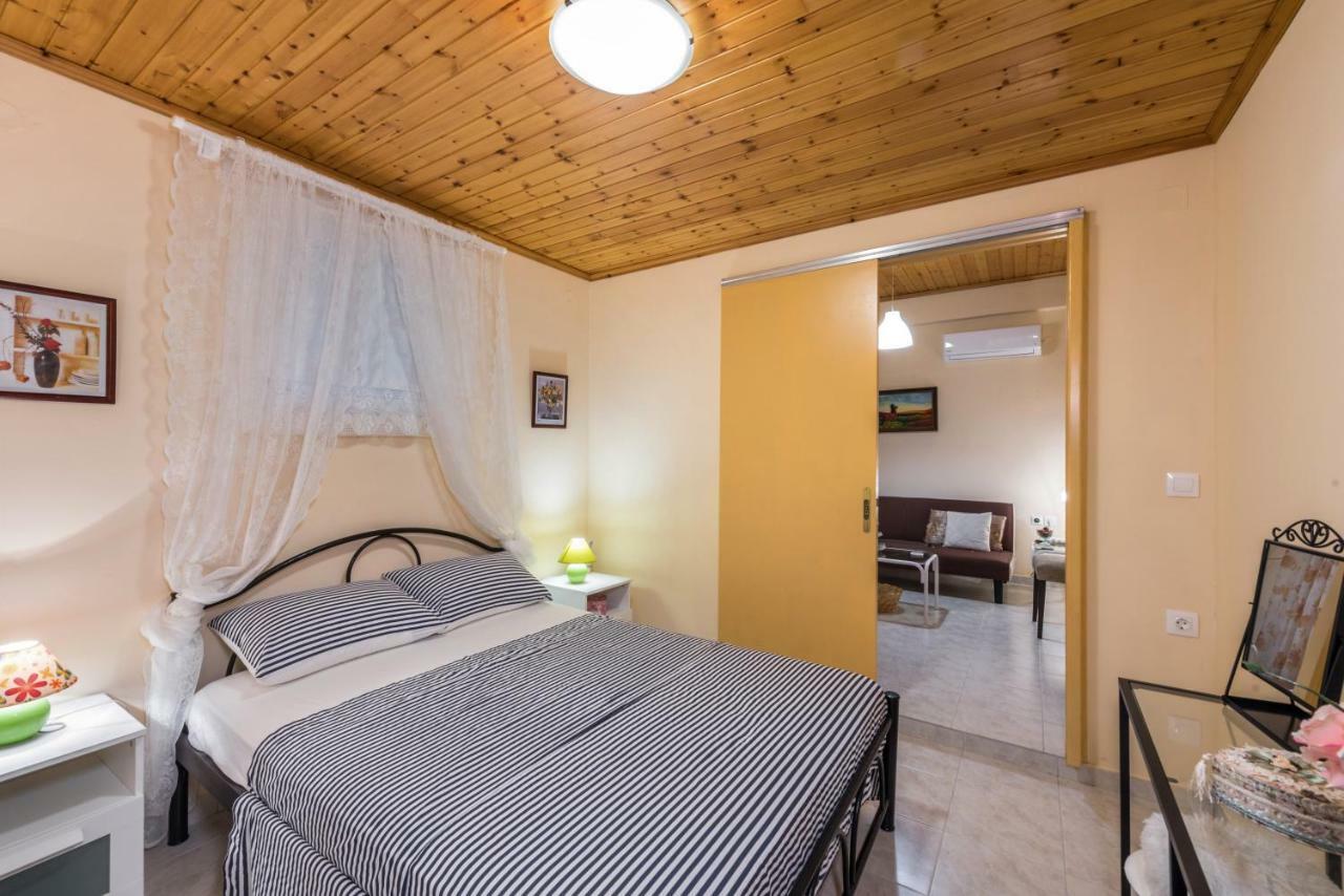 Family Holiday Apartment With Garden & Bbq Velonádes Екстериор снимка