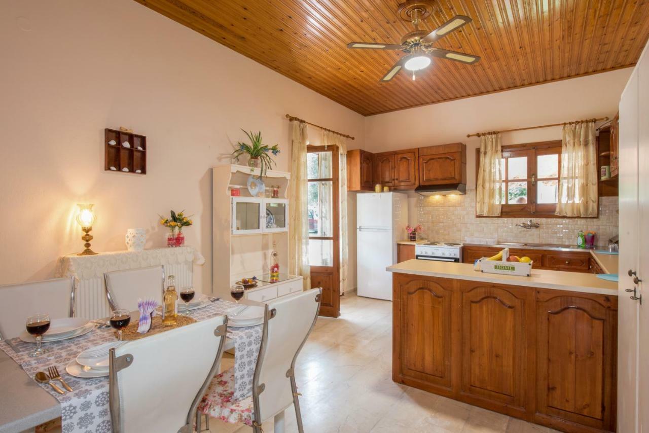 Family Holiday Apartment With Garden & Bbq Velonádes Екстериор снимка