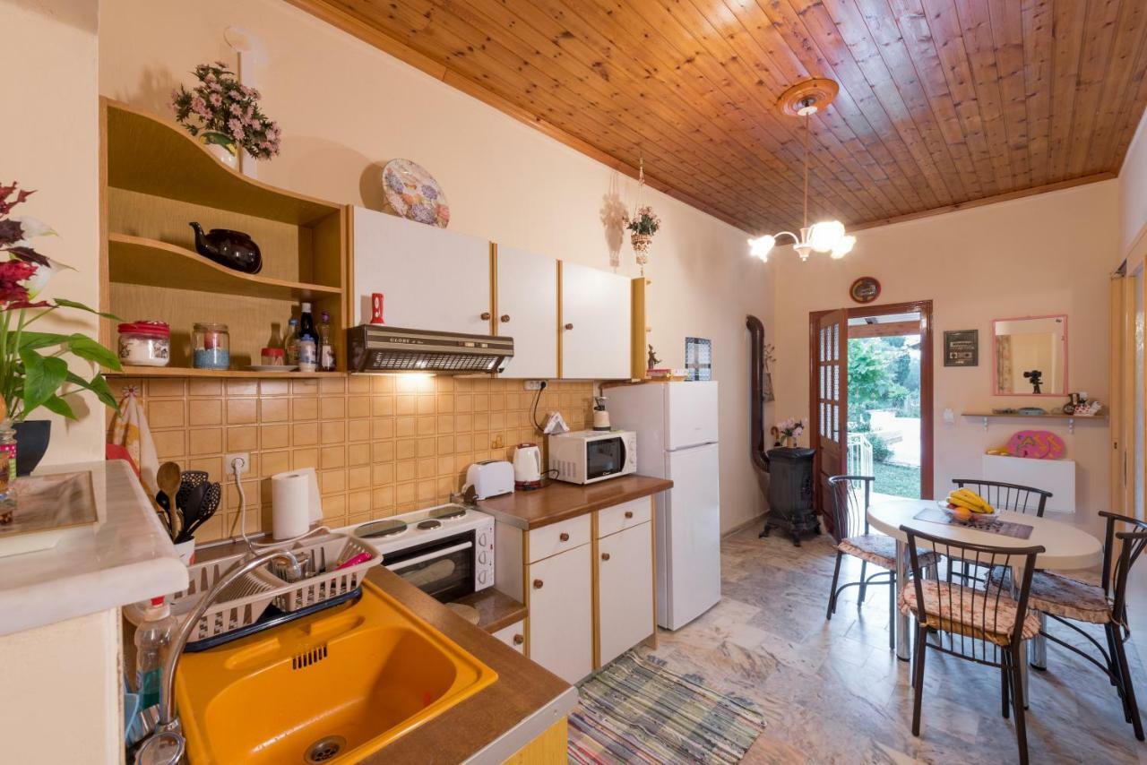 Family Holiday Apartment With Garden & Bbq Velonádes Екстериор снимка