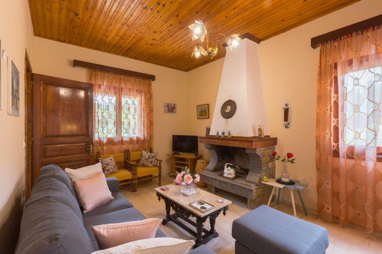 Family Holiday Apartment With Garden & Bbq Velonádes Екстериор снимка