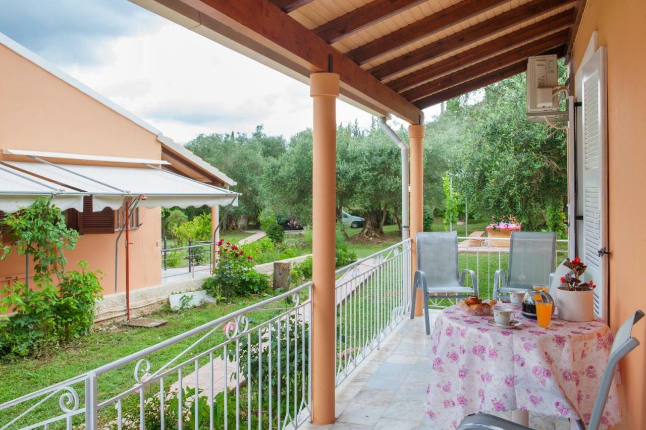 Family Holiday Apartment With Garden & Bbq Velonádes Екстериор снимка