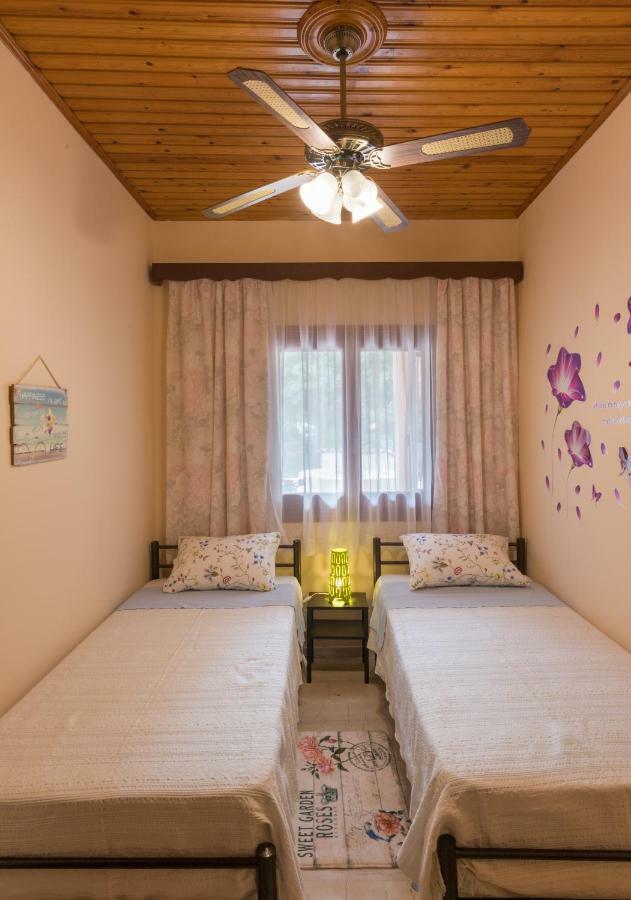 Family Holiday Apartment With Garden & Bbq Velonádes Екстериор снимка