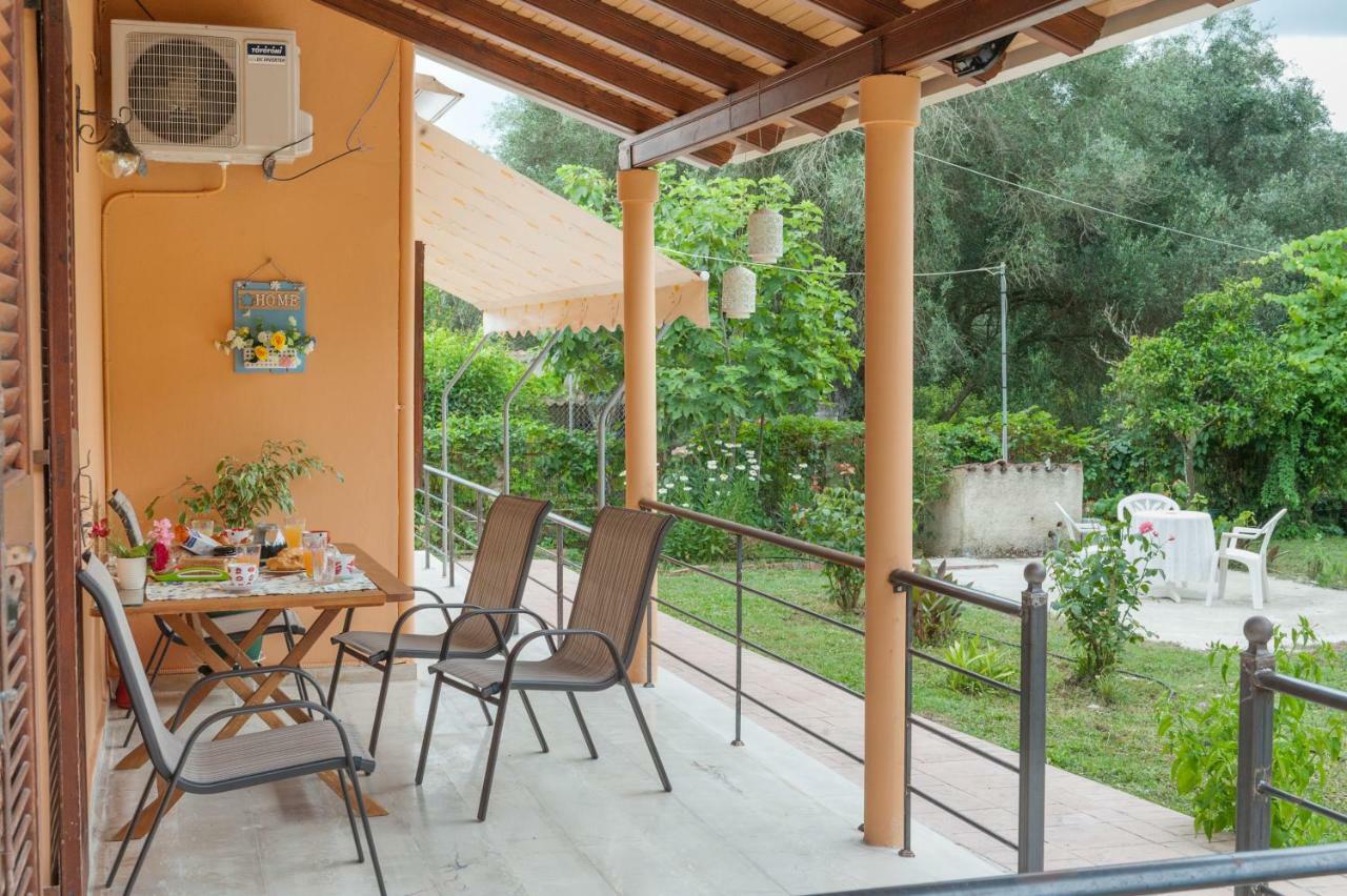 Family Holiday Apartment With Garden & Bbq Velonádes Екстериор снимка