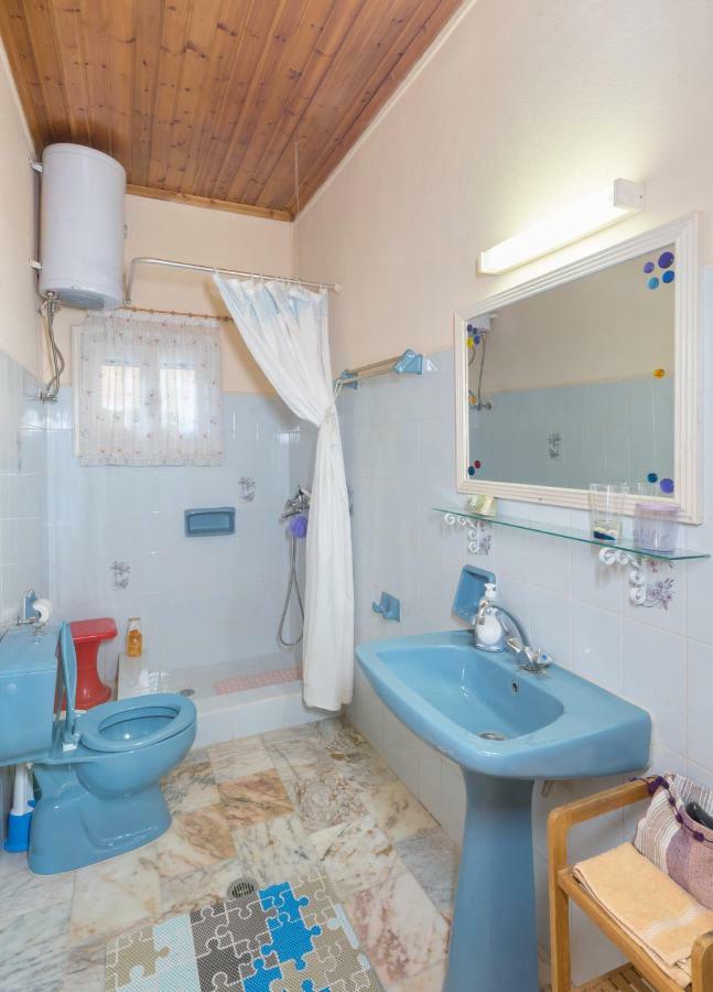 Family Holiday Apartment With Garden & Bbq Velonádes Екстериор снимка